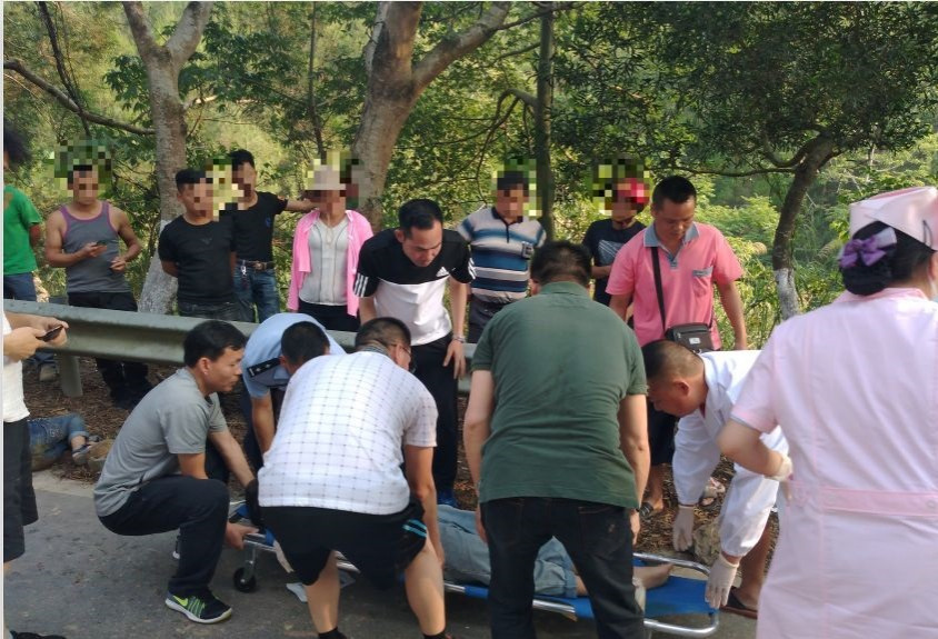 西林发生严重车祸，一司机死亡，10乘客受伤！ - 靖西市·靖西网