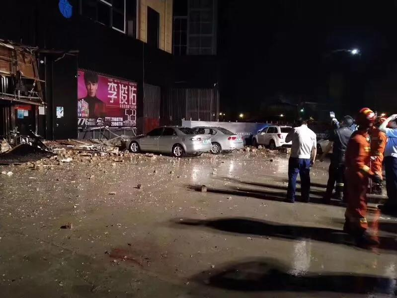 百色0776酒吧发生钢架结构屋顶坍塌事故（多图+视频） - 靖西市·靖西网