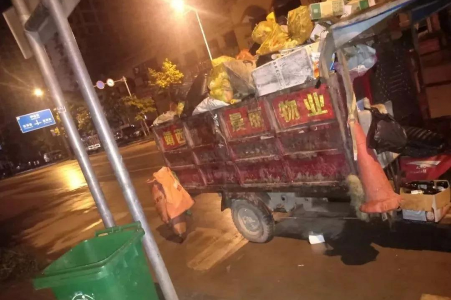 天降暴雨”城市美容师”在行动——还靖西一个美丽！！！ - 靖西市·靖西网