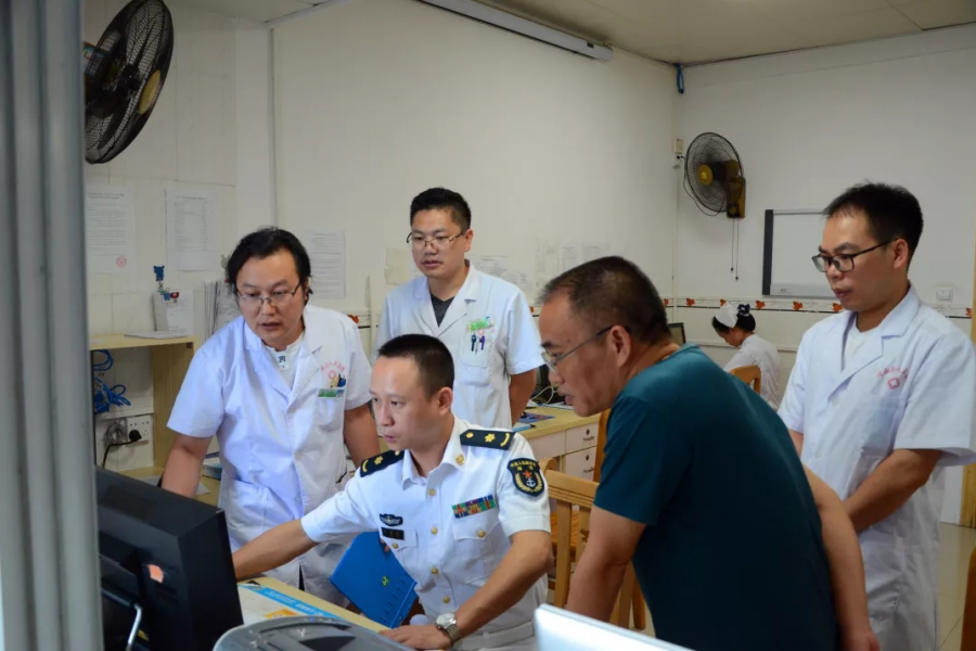 海军陆战队医院到靖西人民医院开展对口帮扶座谈会暨手术室建设资金捐助仪式 - 靖西市·靖西网