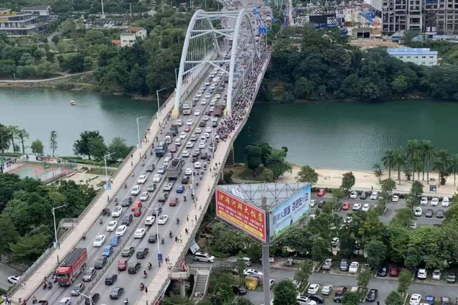 百色百林桥上演日夜堵车大戏 - 靖西市·靖西网