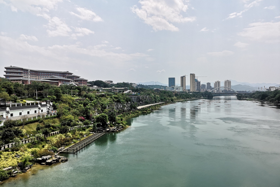 两会广西：同时坐拥靖西、平果两大县级市的百色市变得愈发现代和靓丽。 - 靖西市·靖西网