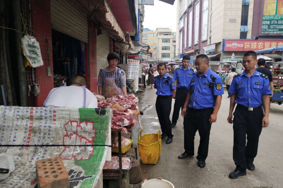 靖西市城管大队开展环球农贸市场  周边市容秩序集中整治工作 - 靖西市·靖西网