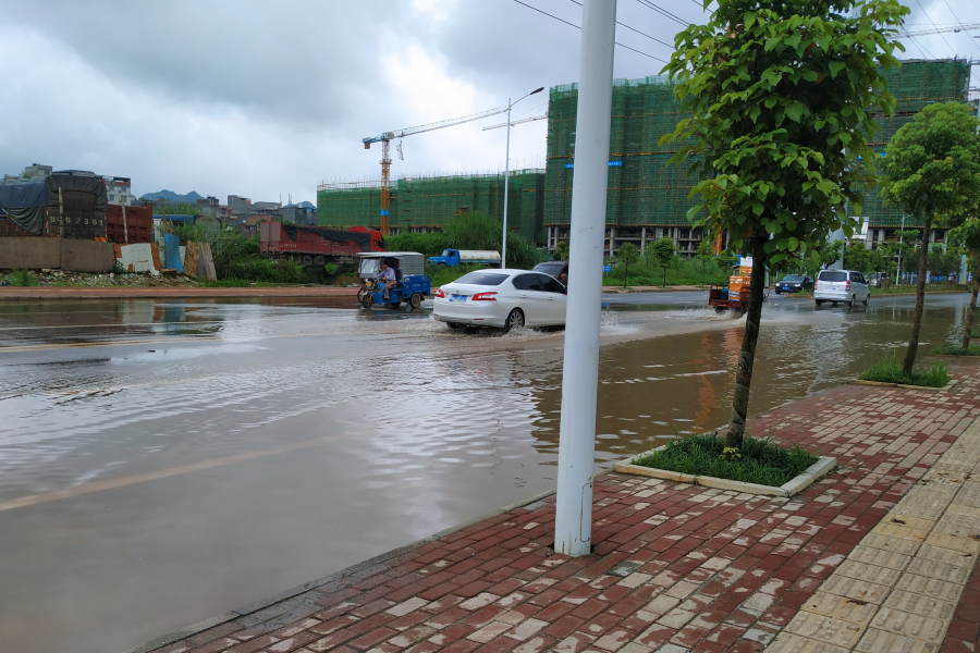 这里一下雨就积水？ - 靖西市·靖西网