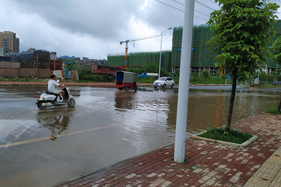 这里一下雨就积水？ - 靖西市·靖西网