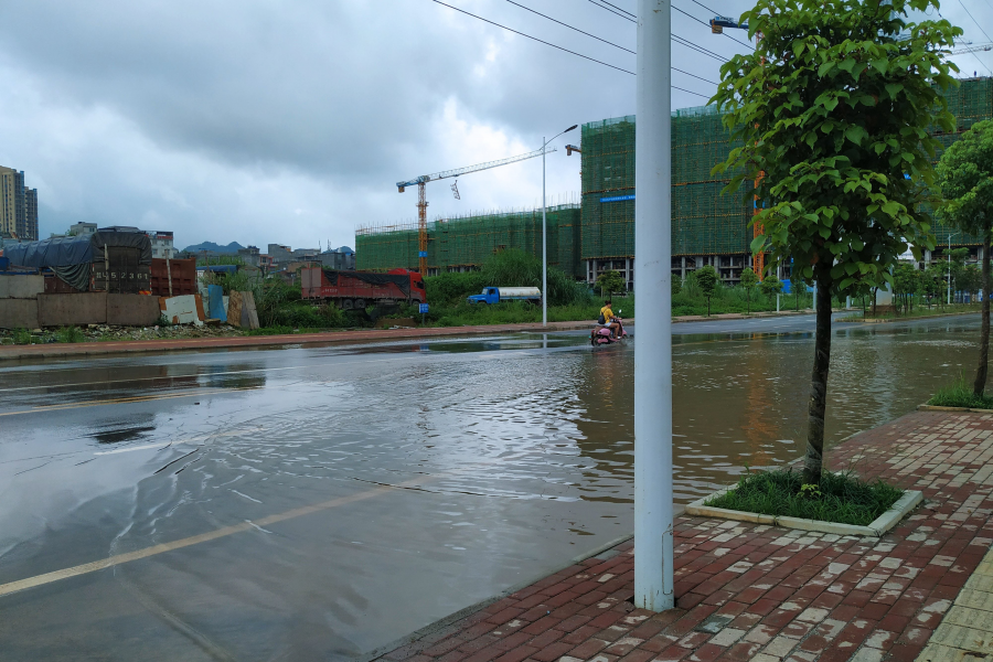 这里一下雨就积水？ - 靖西市·靖西网