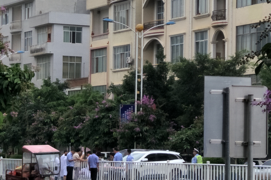 绣球大道，事故进行中 - 靖西市·靖西网