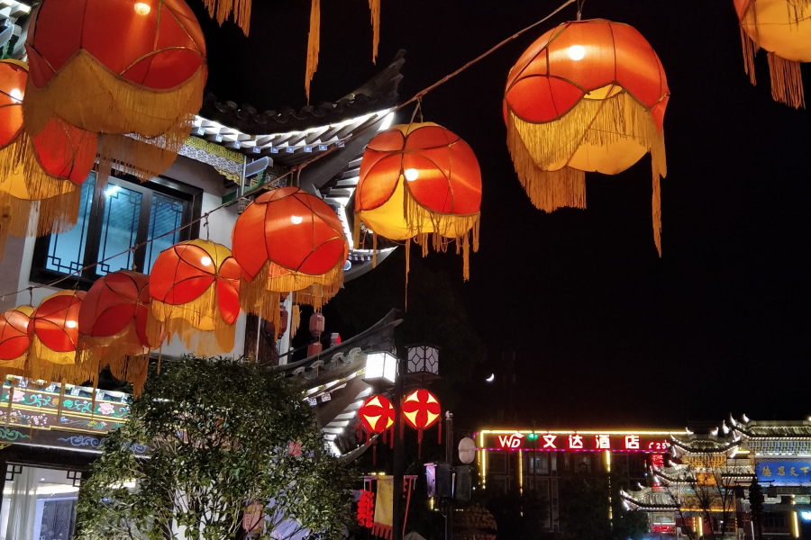 看来，今年中秋最挤的应该就是这里咯 - 靖西市·靖西网