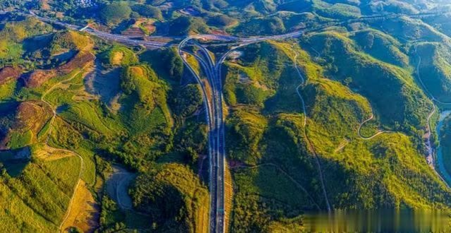 特大喜讯，广西又一个县告别不通高速公路的历史。离广西县县通高速公路工程又近了一步。 - 靖西市·靖西网