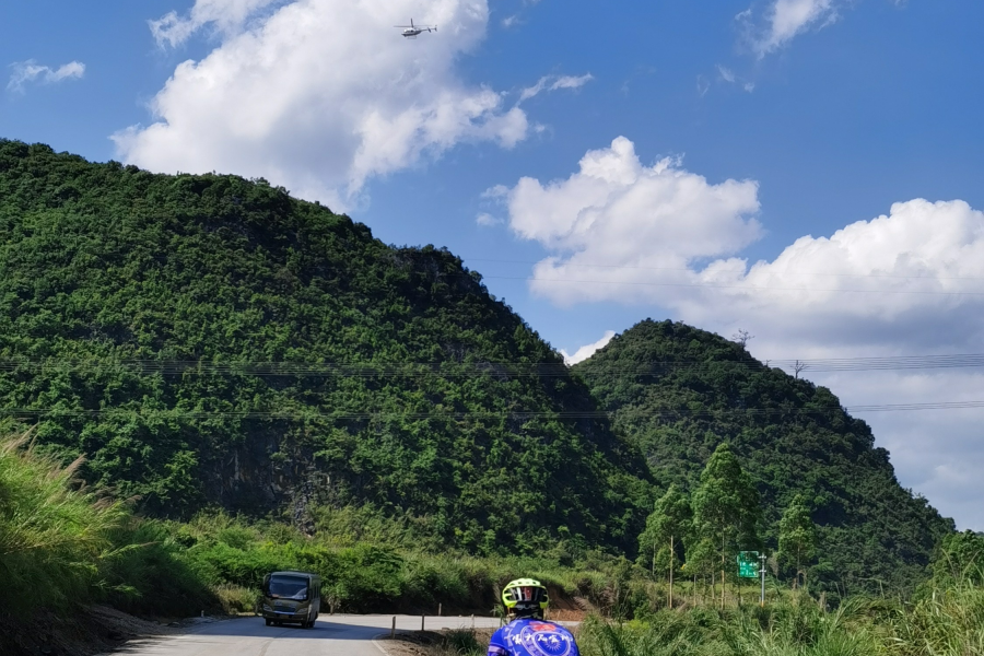 他来了 他来了 他脚踏祥云进来了 - 靖西市·靖西网