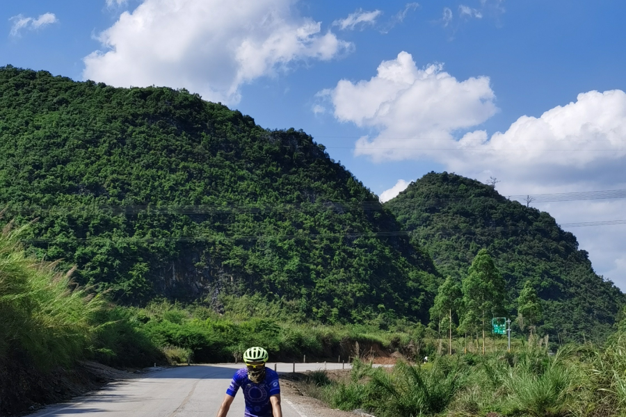 他来了 他来了 他脚踏祥云进来了 - 靖西市·靖西网