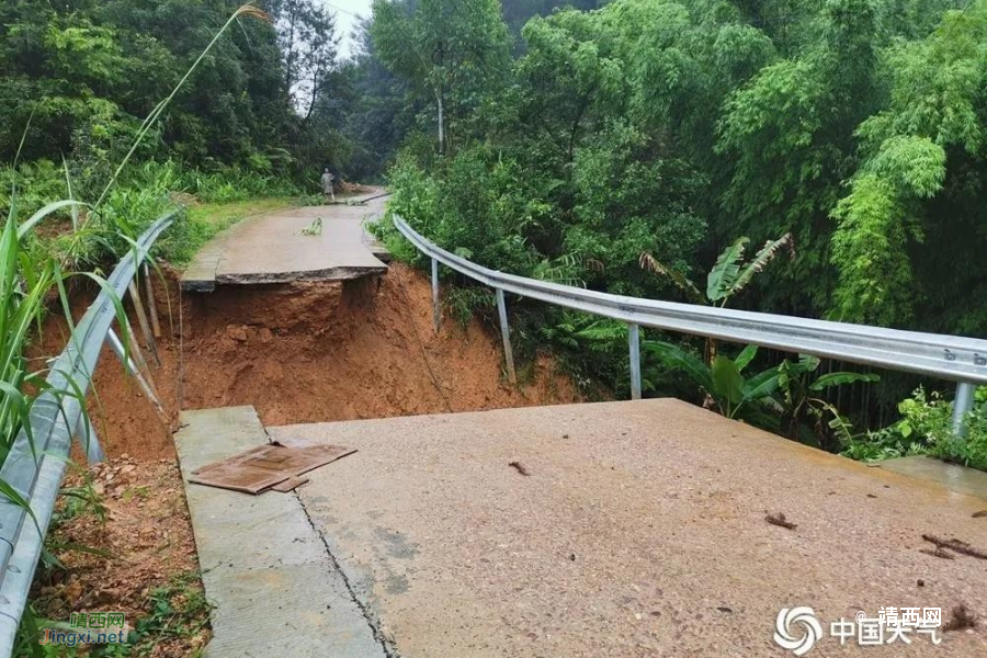 洪峰水位20年一遇！许多车辆“漂流”…雨天开车记住这些可救命 - 靖西市·靖西网