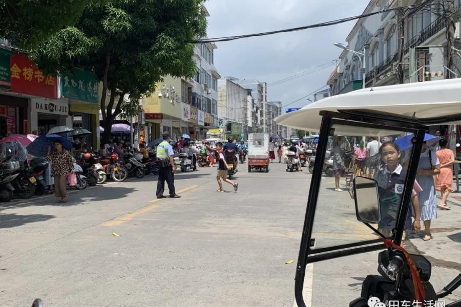 田东部分学校上学放学时间封路引网友热议，这样的做法你理解吗？ - 靖西市·靖西网