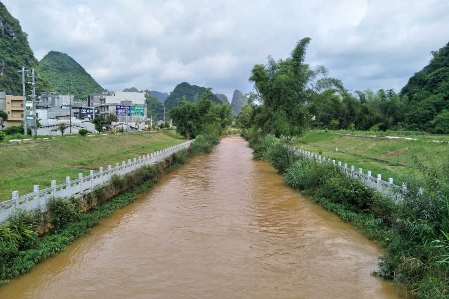 野马河边的杂草已经清理完毕，美哒哒了 - 靖西市·靖西网