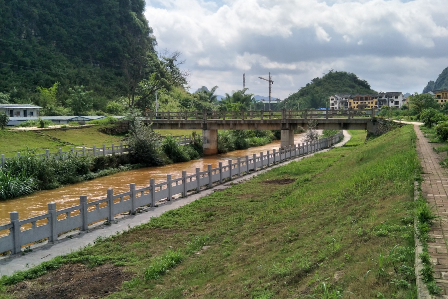 野马河边的杂草已经清理完毕，美哒哒了 - 靖西市·靖西网