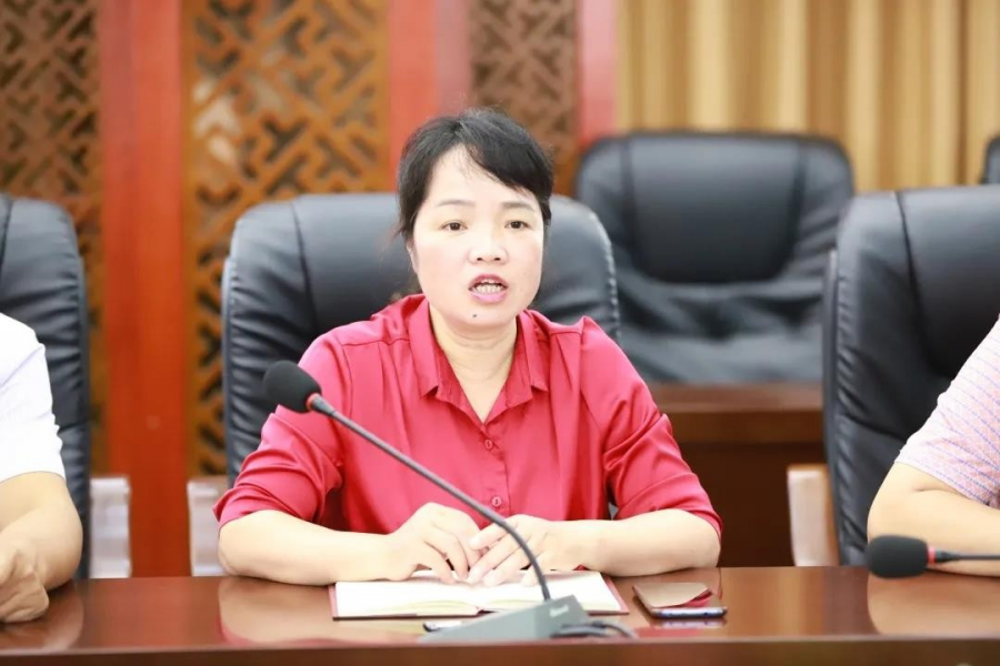 春风化雨泽杏坛 蕙质君兰情意浓 ——记深圳市横岗高级中学到靖西民族高中开展教育帮扶活动 - 靖西市·靖西网