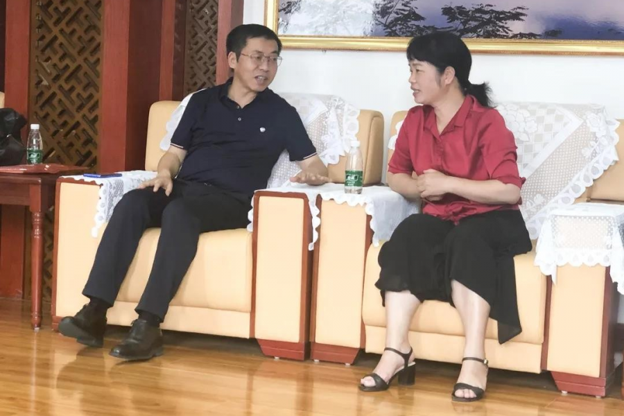 春风化雨泽杏坛 蕙质君兰情意浓 ——记深圳市横岗高级中学到靖西民族高中开展教育帮扶活动 - 靖西市·靖西网