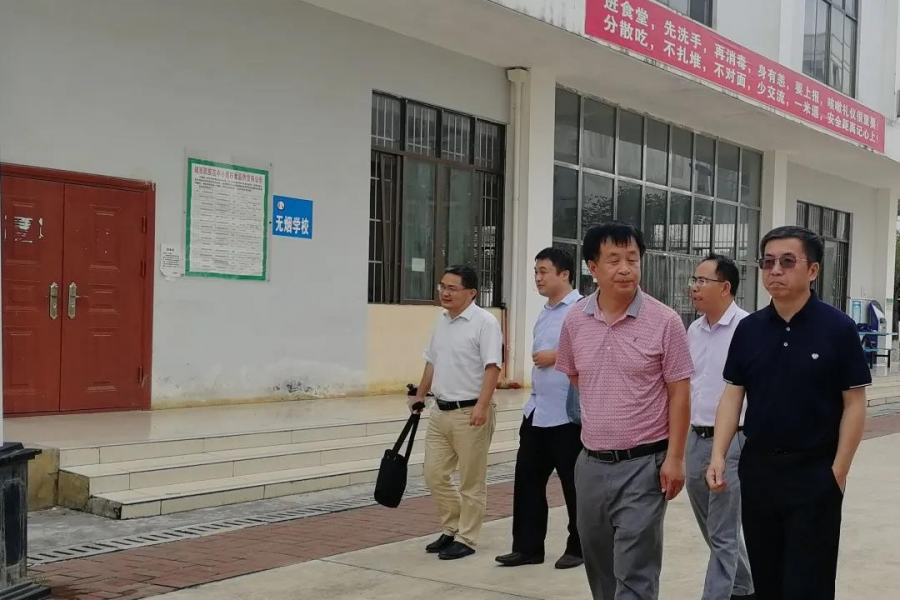 春风化雨泽杏坛 蕙质君兰情意浓 ——记深圳市横岗高级中学到靖西民族高中开展教育帮扶活动 - 靖西市·靖西网