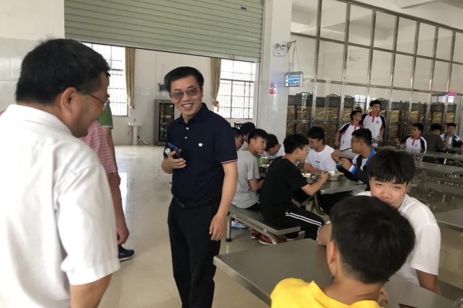 春风化雨泽杏坛 蕙质君兰情意浓 ——记深圳市横岗高级中学到靖西民族高中开展教育帮扶活动 - 靖西市·靖西网