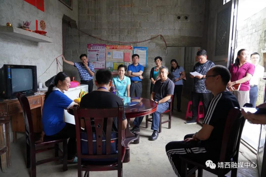 黄智宇在督导检查脱贫攻坚普查现场登记工作，确保普查数据经得起历史和人民检验 - 靖西市·靖西网