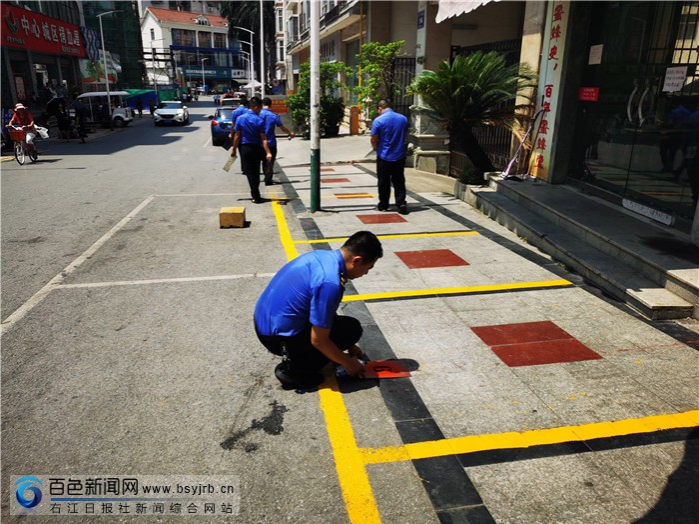 右江区：规范临时摊点 助力地摊经济 - 靖西市·靖西网