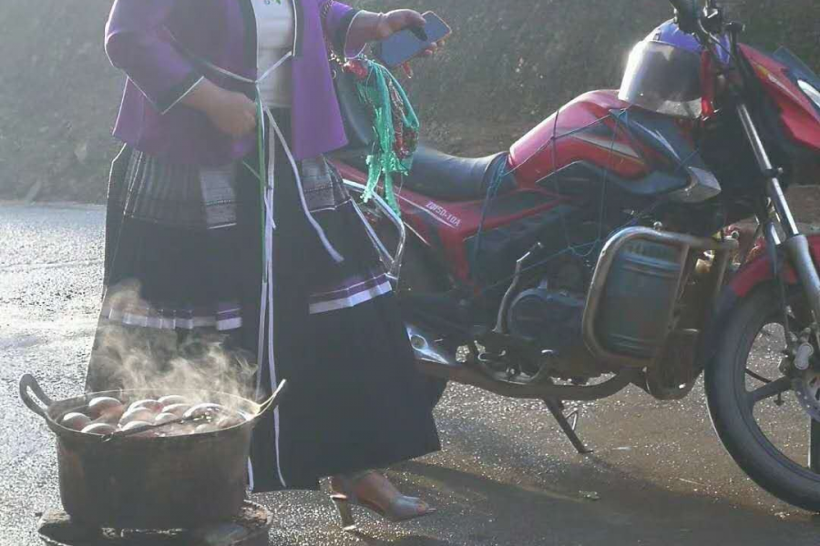 这是哪个少数民族的，腊肉特别地道 - 靖西市·靖西网