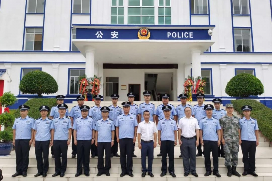 百色边境管理支队隆重举行吞盘边境派出所揭牌仪式 - 靖西市·靖西网