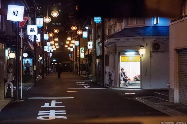 记者闯入日本红灯区，冒死偷拍下了大量照片！！！ - 靖西市·靖西网
