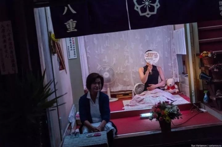 记者闯入日本红灯区，冒死偷拍下了大量照片！！！ - 靖西市·靖西网