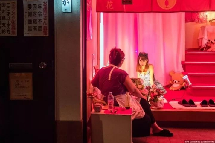 记者闯入日本红灯区，冒死偷拍下了大量照片！！！ - 靖西市·靖西网