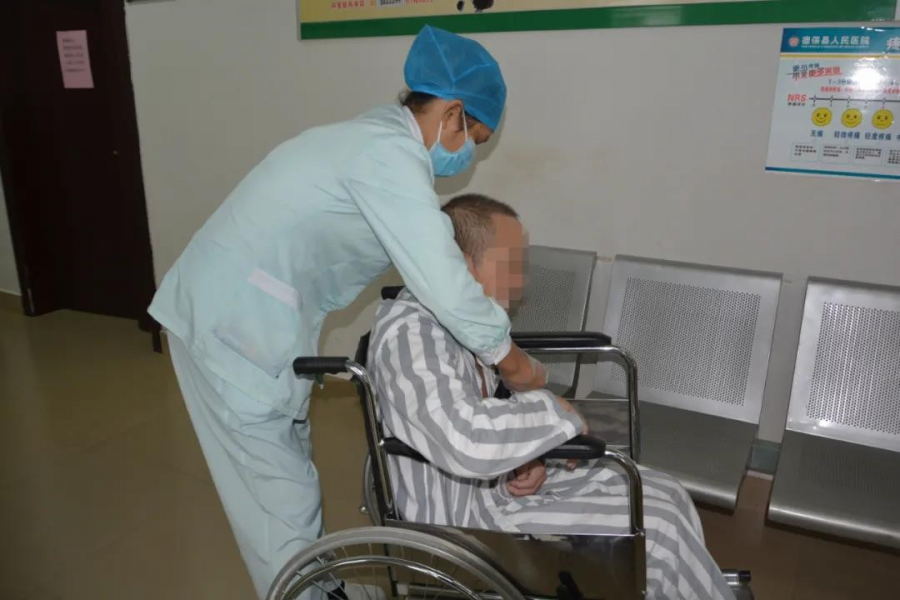 大爱无疆，德保县人民医院救助一56岁流浪人员​ - 靖西市·靖西网