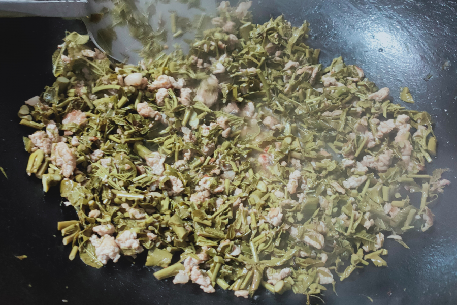 扶贫村的香椿芽，你吃过了吗？ - 靖西市·靖西网
