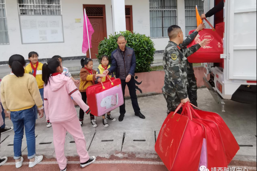 情暖人心！武警广西总队为靖西安宁寄宿学生送去温暖 - 靖西市·靖西网