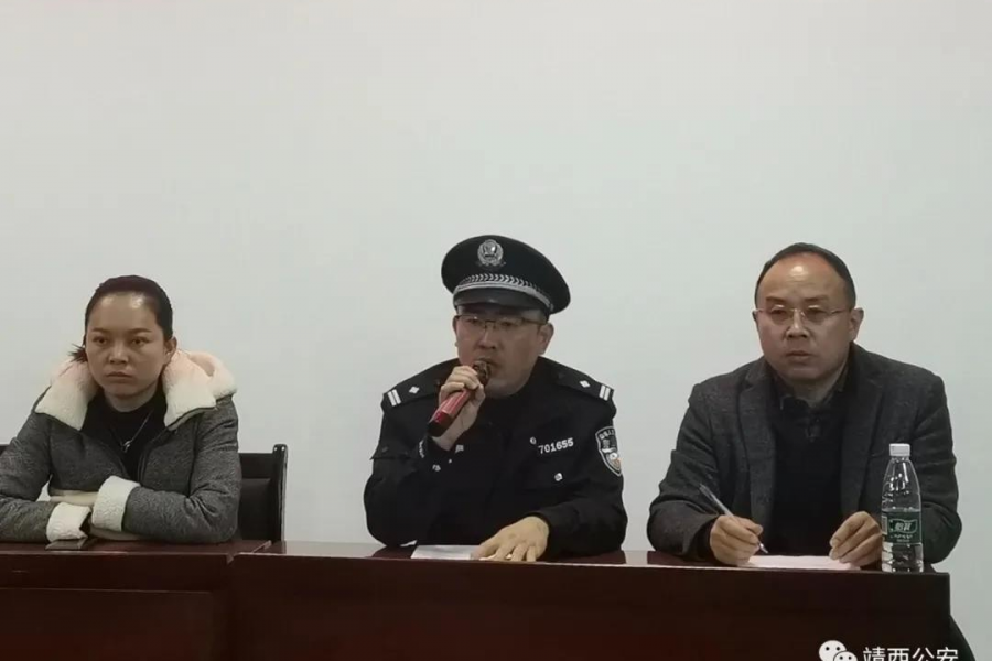 靖西警方普法宣传进景区 - 靖西市·靖西网