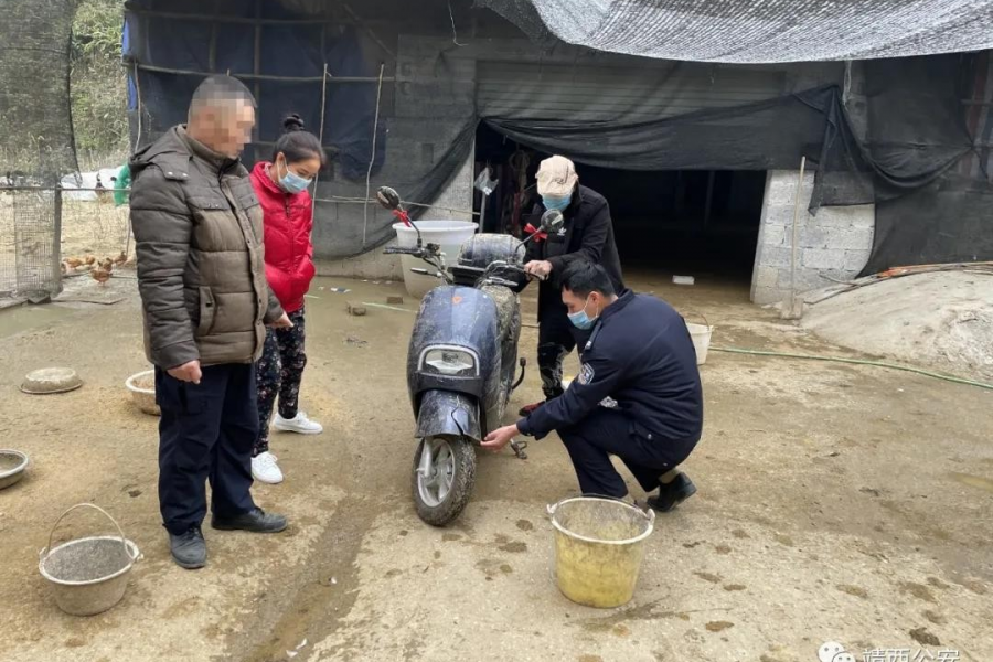 一男子骑车不慎摔入田间  靖西警方及时救助暖民心 - 靖西市·靖西网