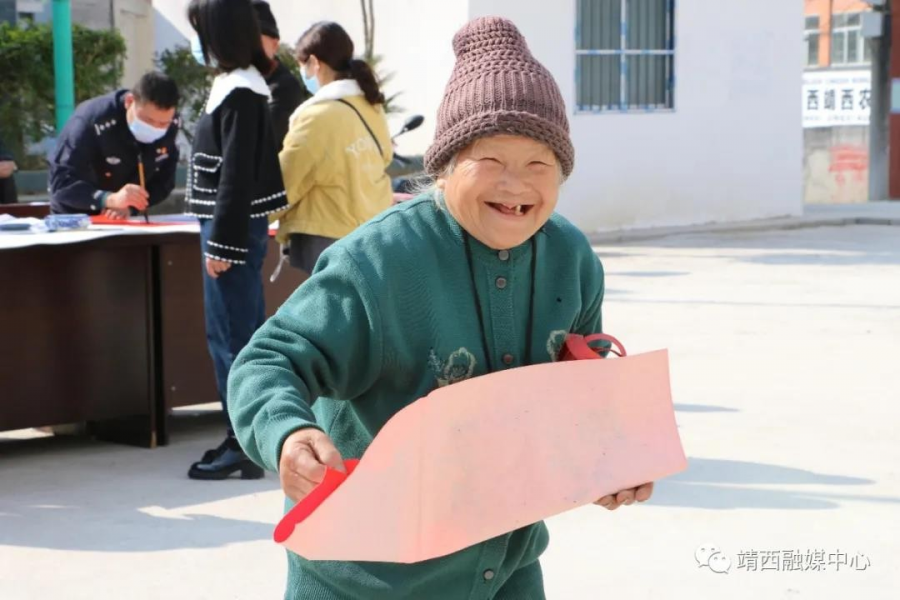 靖西警民携手送福  新春情暖人心 - 靖西市·靖西网