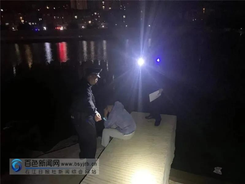 深夜，男子用一个拥抱感谢蜀黍→ - 靖西市·靖西网