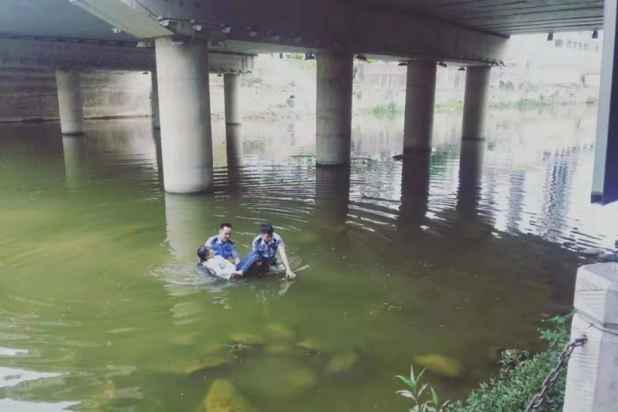 唉！又一女子跳河自杀！ - 靖西市·靖西网