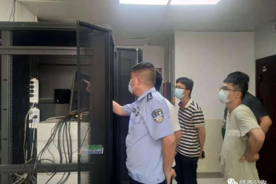 靖西警察蜀黍捡到一个钱包，他这样做.... - 靖西市·靖西网