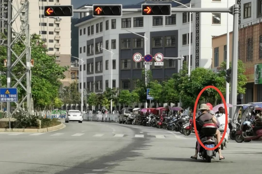 危险！学校路段，靖西居然还有人敢这样做...... - 靖西市·靖西网