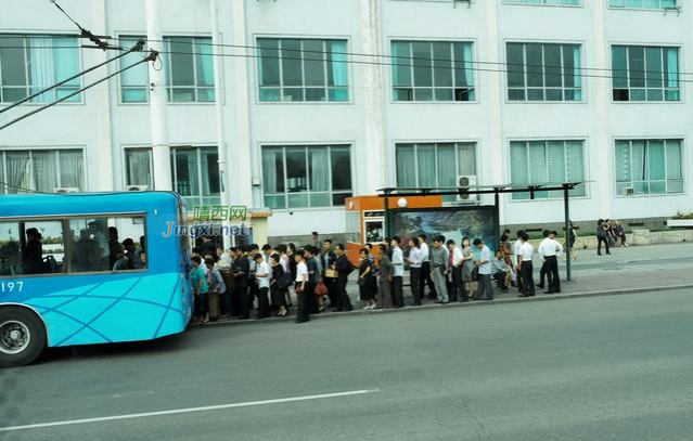 走进朝鲜，在朝鲜为什么随处可见排长队的人？ - 靖西市·靖西网