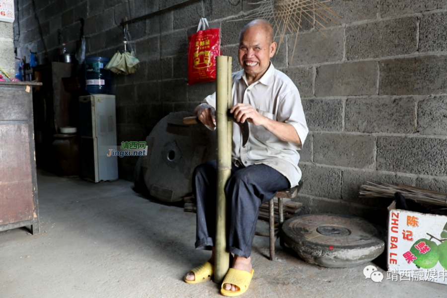 靖西这个大爷在黑暗中的编织人生 - 靖西市·靖西网