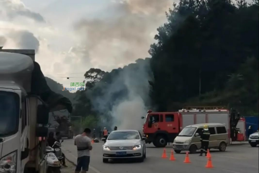 险! 靖西往鹅泉十字路口发生一起交通事故！ - 靖西市·靖西网