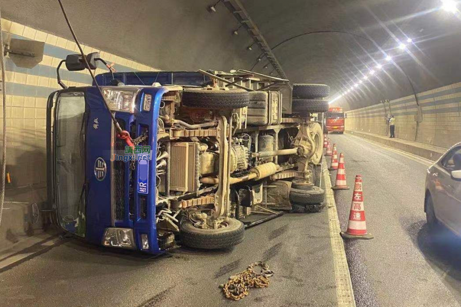 事发靖西往崇左高速隆泥山隧道内！ - 靖西市·靖西网