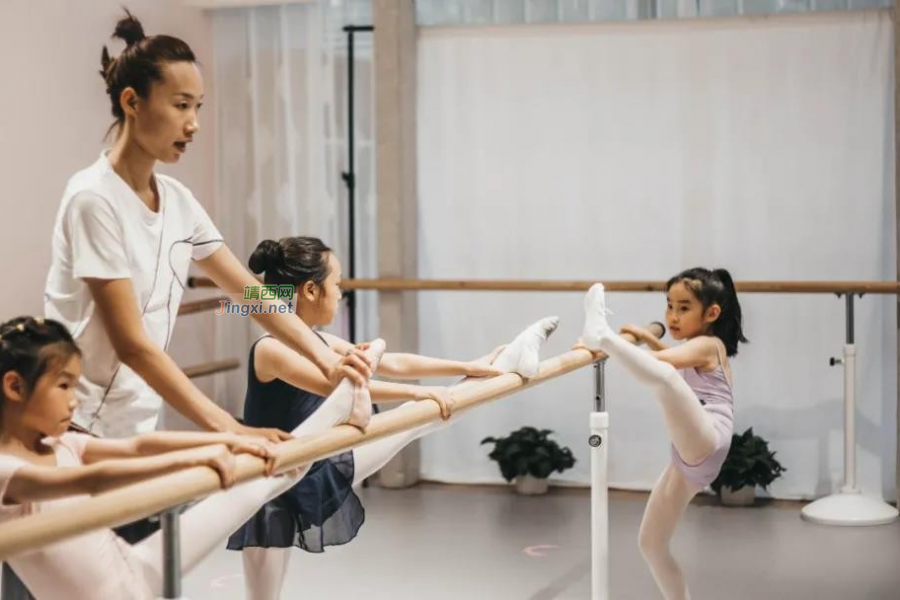 好心拉练舞同伴起身致对方倒地后截瘫，5岁孩子要担责吗？法院这样判！ - 靖西市·靖西网