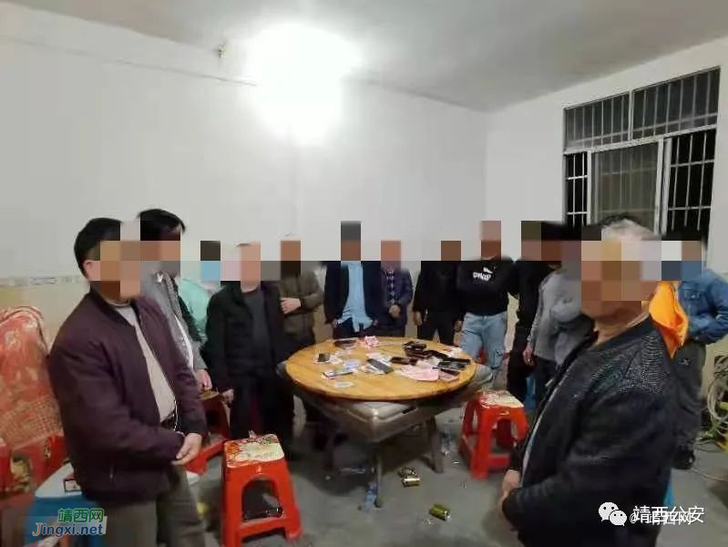 重拳出击！靖西警方抓获涉赌人员67人！ - 靖西市·靖西网