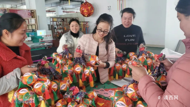 靖西市粤桂协作帮扶车间带头人王秀芬荣获“全国五一劳动奖章” - 靖西市·靖西网