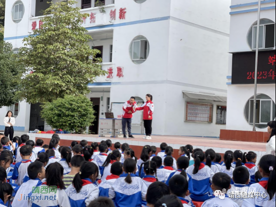 靖西市禄峒镇荣劳中心小学举办应急救护暨防溺水培训进校园活动 - 靖西市·靖西网