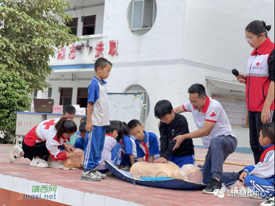 靖西市禄峒镇荣劳中心小学举办应急救护暨防溺水培训进校园活动 - 靖西市·靖西网