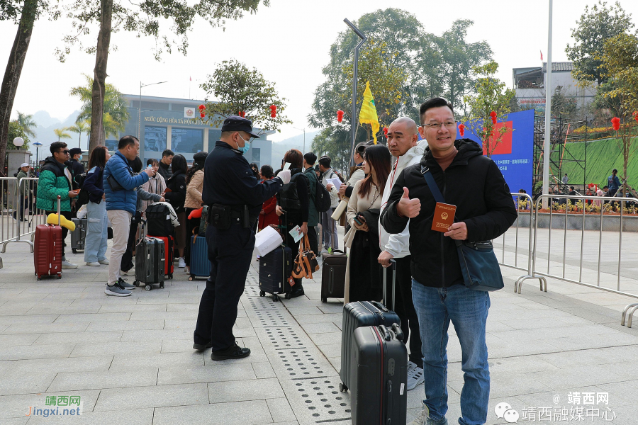 中国龙邦—越南茶岭国际性口岸首批旅客顺利通关！ - 靖西市·靖西网